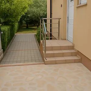 Lea Apartmán Starigrad Paklenica